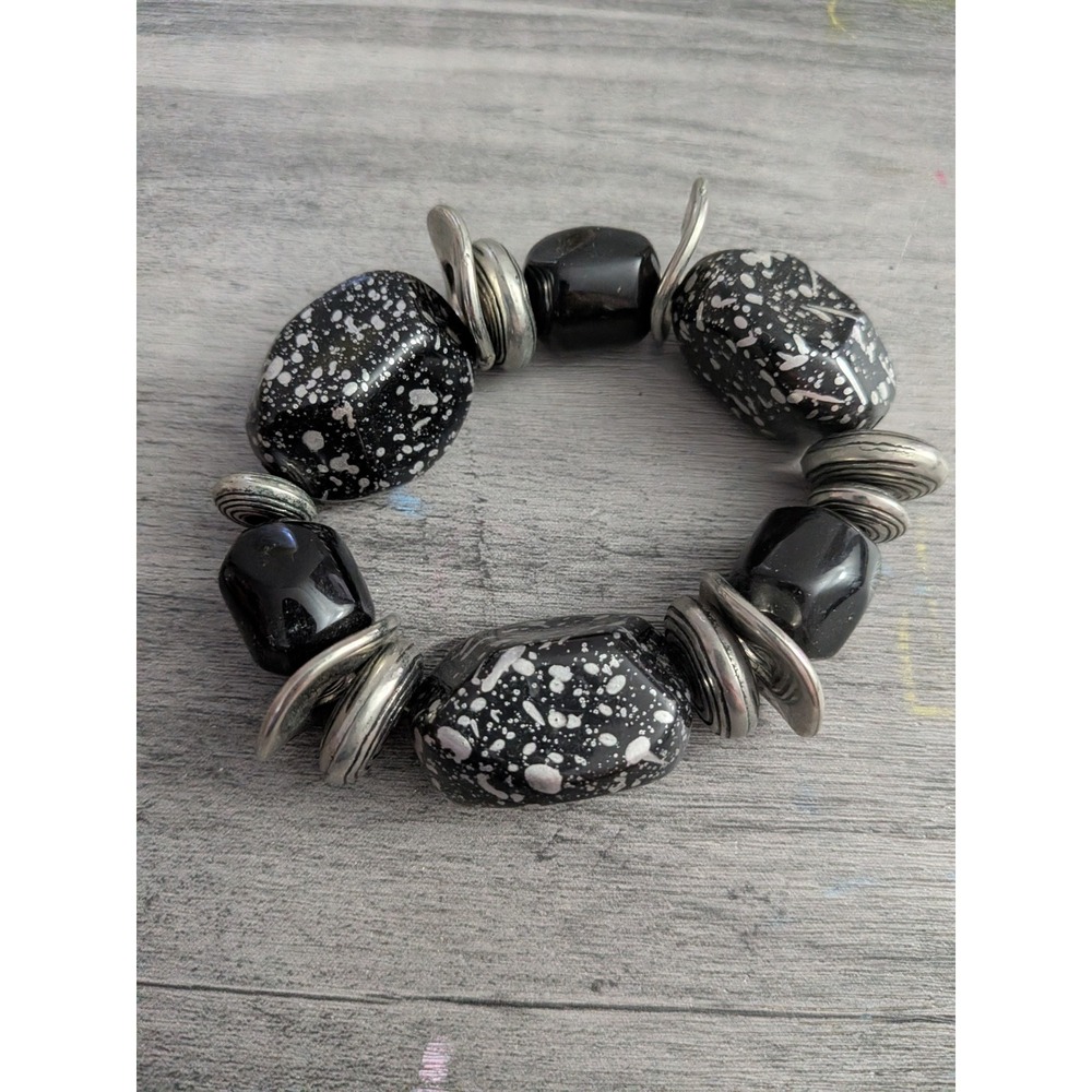 Chunky Black White Splatter Bead Stretch Bracelet Silver Tone Disc Accents